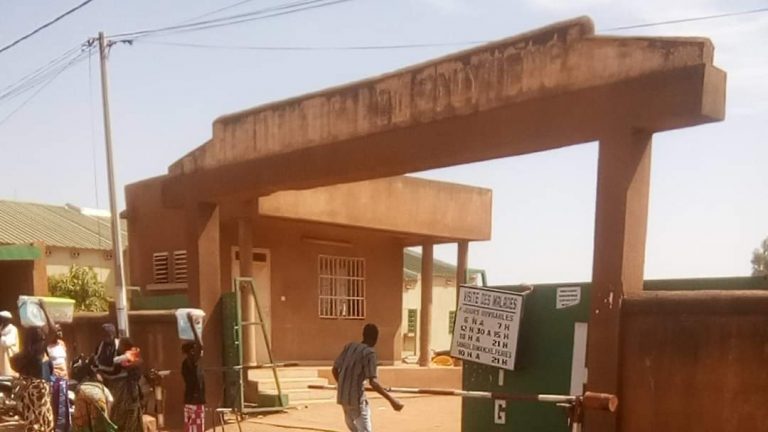 ACCES AUX SOINS DANS LE DISTRICT SANITAIRE DE POUYTENGA Entre affairisme, rackets et mauvaise gestion