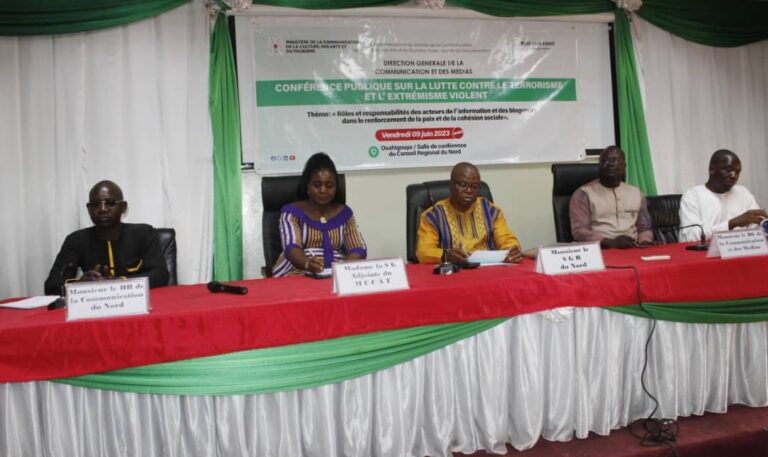 Lutte contre le terrorisme et l’extrémisme violent : Les stratégies et contributions des journalistes et bloggeurs