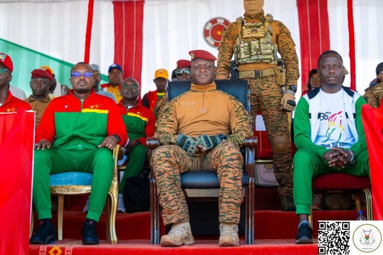 36è Tour du Faso : Le Président du Faso assiste à l’arrivée finale